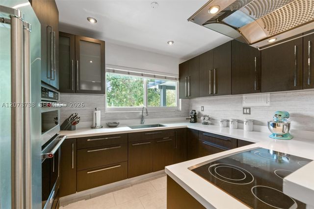 6140 SW 65th Ave, South Miami, FL 33143