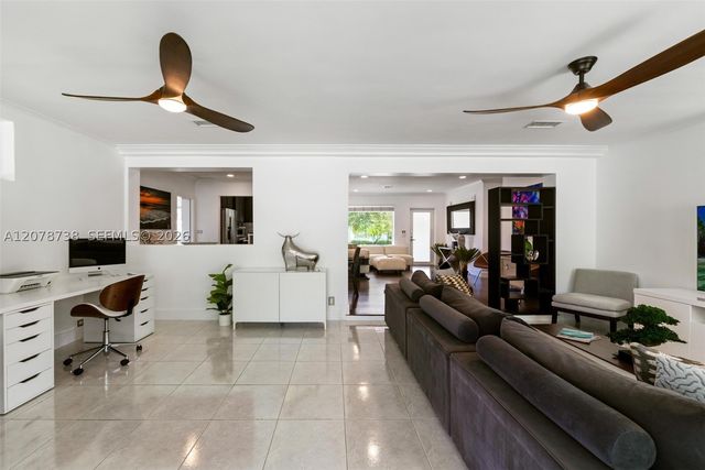 6140 SW 65th Ave, South Miami, FL 33143