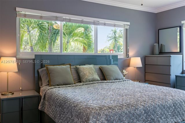 6140 SW 65th Ave, South Miami, FL 33143