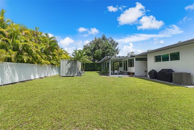6140 SW 65th Ave, South Miami, FL 33143