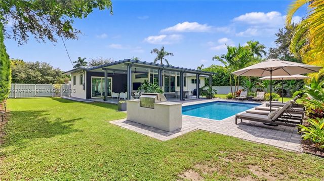 6140 SW 65th Ave, South Miami, FL 33143