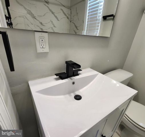 4135 THE ALAMEDA, Baltimore, MD 21218