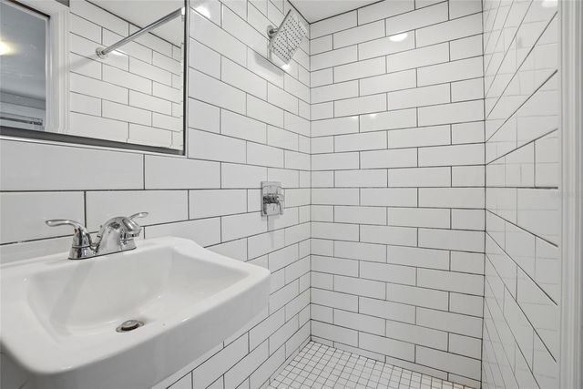 725 8TH STREET N 1, St Petersburg, FL 33701