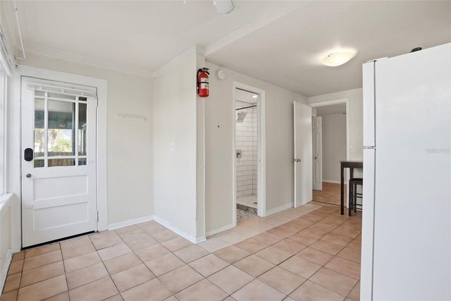 725 8TH STREET N 1, St Petersburg, FL 33701