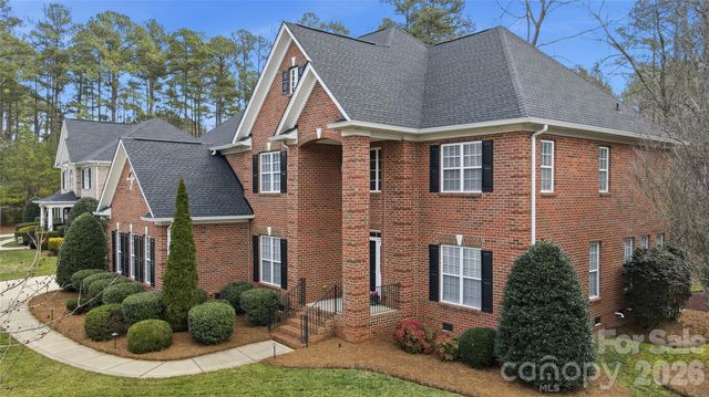 905 Patricians Lane, Wesley Chapel, NC 28110