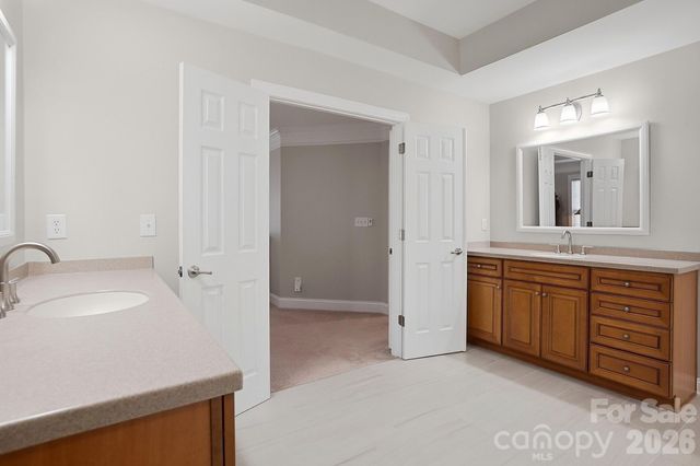 905 Patricians Lane, Wesley Chapel, NC 28110