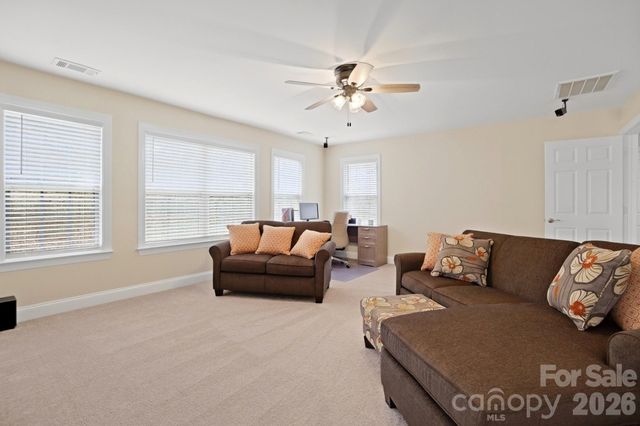 905 Patricians Lane, Wesley Chapel, NC 28110