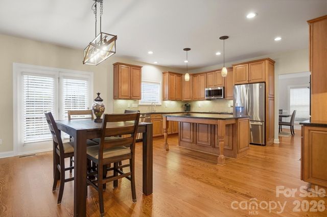 905 Patricians Lane, Wesley Chapel, NC 28110