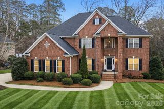 905 Patricians Lane, Wesley Chapel, NC 28110