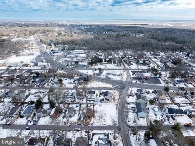 302 FALCON DR, Tuckerton, NJ 08087