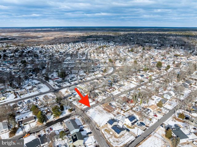 302 FALCON DR, Tuckerton, NJ 08087