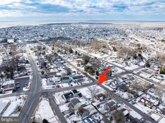 302 FALCON DR, Tuckerton, NJ 08087