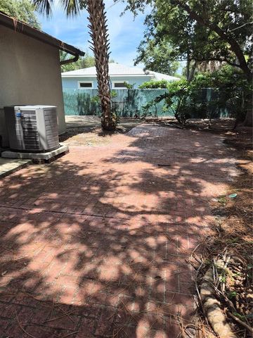 9913 W BAY STREET, Seminole, FL 33776