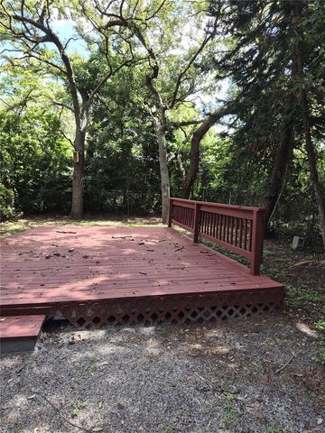 9913 W BAY STREET, Seminole, FL 33776