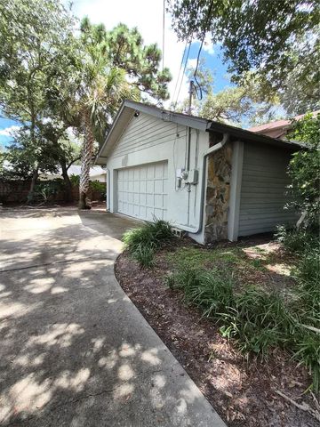 9913 W BAY STREET, Seminole, FL 33776