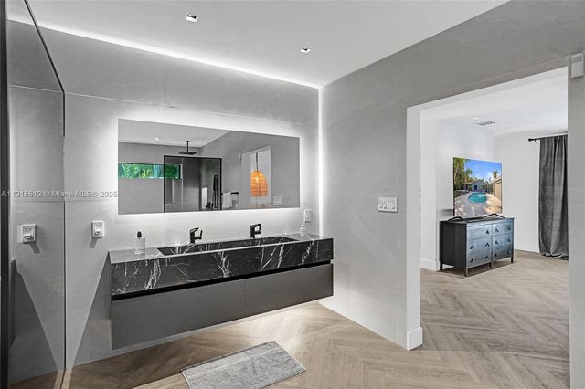 14135 N Miami Ave, Miami, FL 33168