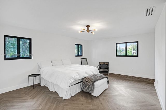 14135 N Miami Ave, Miami, FL 33168