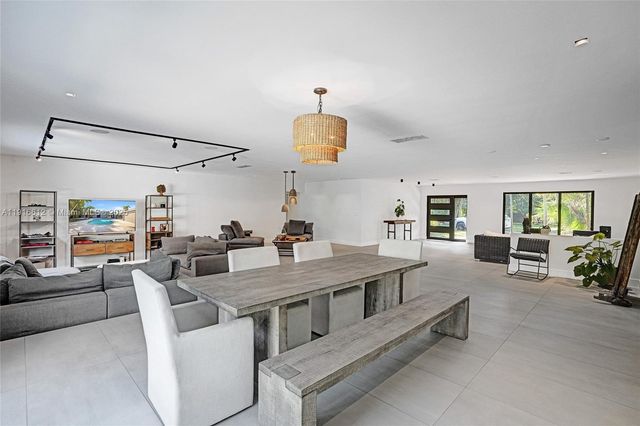 14135 N Miami Ave, Miami, FL 33168