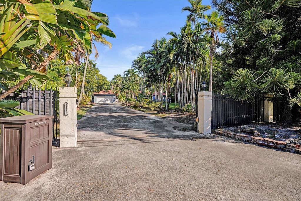 14135 N Miami Ave, Miami, FL 33168