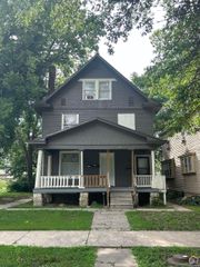 711 SW Buchanan ST, Topeka, KS 66606