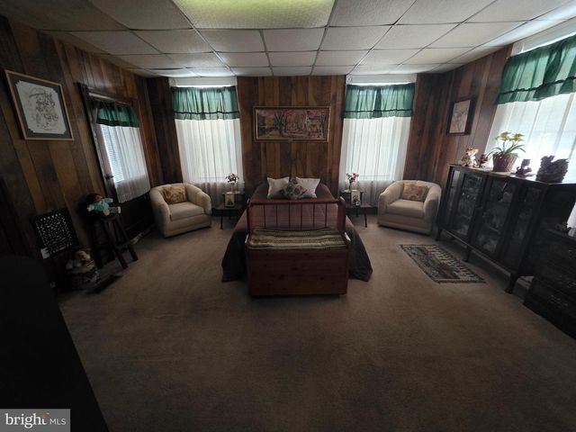 178 W MAIN ST, Windsor, PA 17366