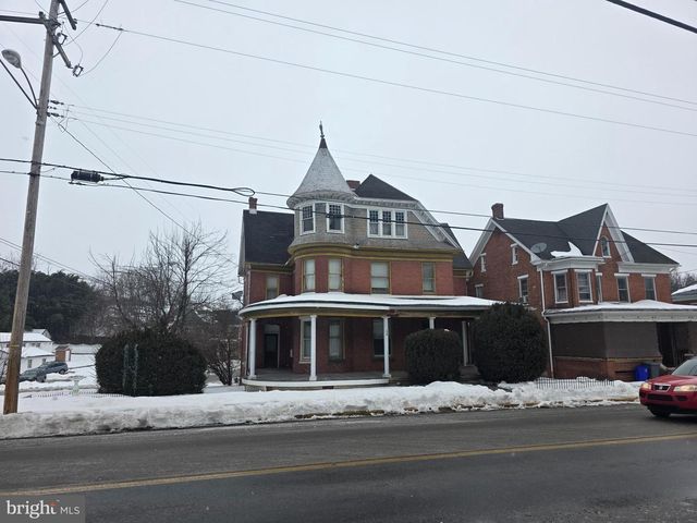 178 W MAIN ST, Windsor, PA 17366