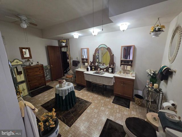 178 W MAIN ST, Windsor, PA 17366