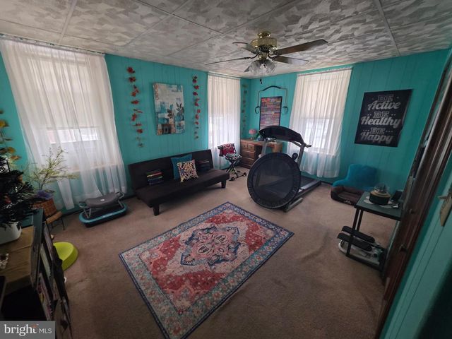 178 W MAIN ST, Windsor, PA 17366