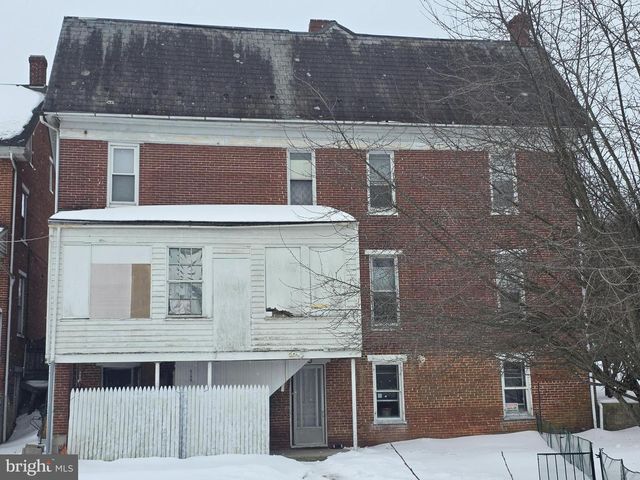 178 W MAIN ST, Windsor, PA 17366