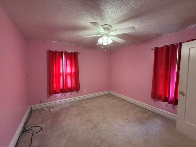 414 E Edgewood Ave, New Castle, PA 16105