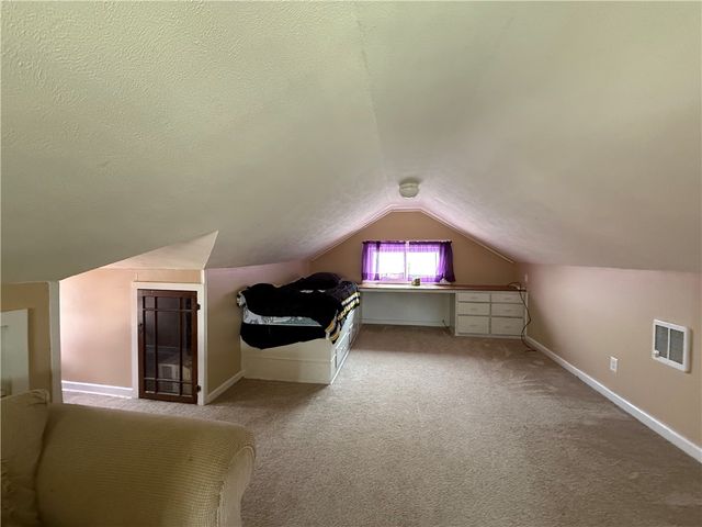 414 E Edgewood Ave, New Castle, PA 16105