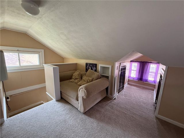 414 E Edgewood Ave, New Castle, PA 16105