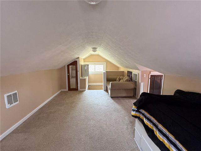 414 E Edgewood Ave, New Castle, PA 16105