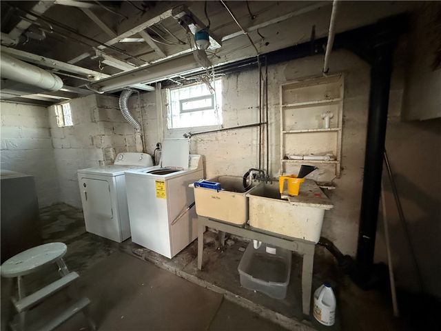 414 E Edgewood Ave, New Castle, PA 16105