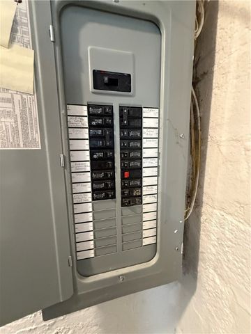 414 E Edgewood Ave, New Castle, PA 16105