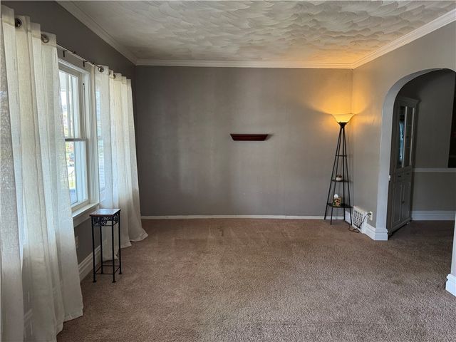 414 E Edgewood Ave, New Castle, PA 16105