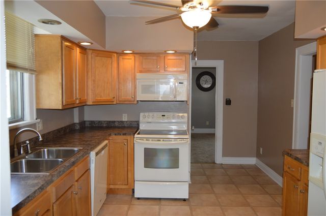 414 E Edgewood Ave, New Castle, PA 16105