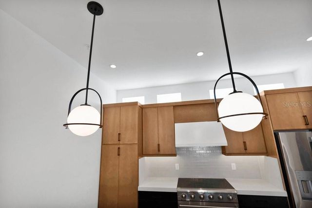 1008 E ROBINSON, Orlando, FL 32801