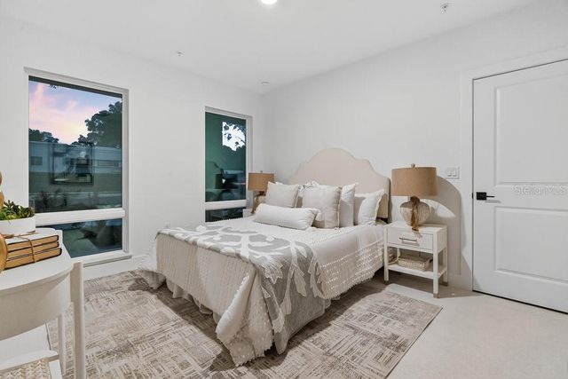 1008 E ROBINSON, Orlando, FL 32801