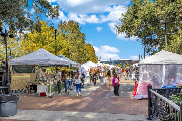 1008 E ROBINSON, Orlando, FL 32801