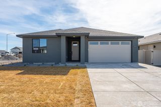 930 L Street NE, Ephrata, WA 98823