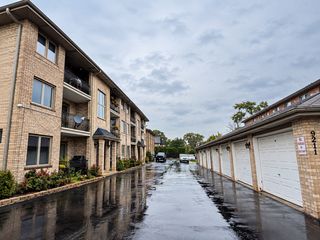 9211 S Roberts Road 1B, Hickory Hills, IL 60457