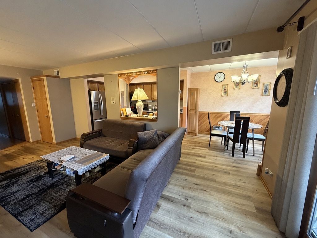 9211 S Roberts Road 1B, Hickory Hills, IL 60457 — photo 3