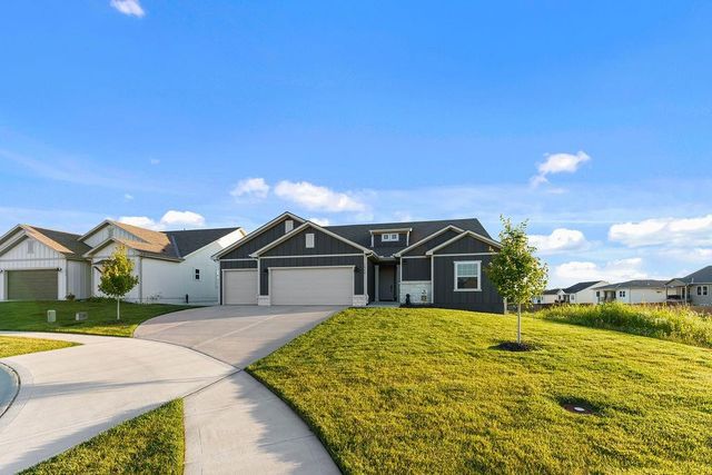 1544 N 162nd Circle, Basehor, KS 66007