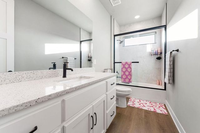 1544 N 162nd Circle, Basehor, KS 66007