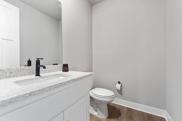 1544 N 162nd Circle, Basehor, KS 66007