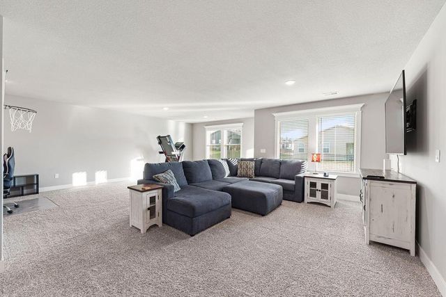 1544 N 162nd Circle, Basehor, KS 66007