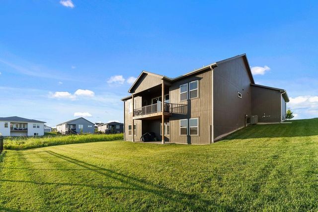 1544 N 162nd Circle, Basehor, KS 66007