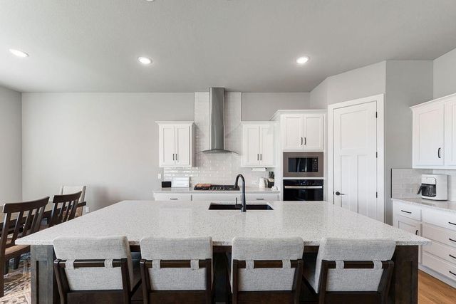 1544 N 162nd Circle, Basehor, KS 66007