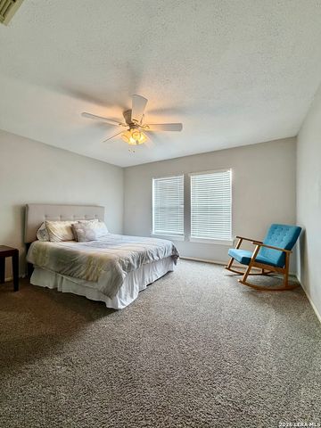 12858 Hunting Hawk, San Antonio, TX 78249